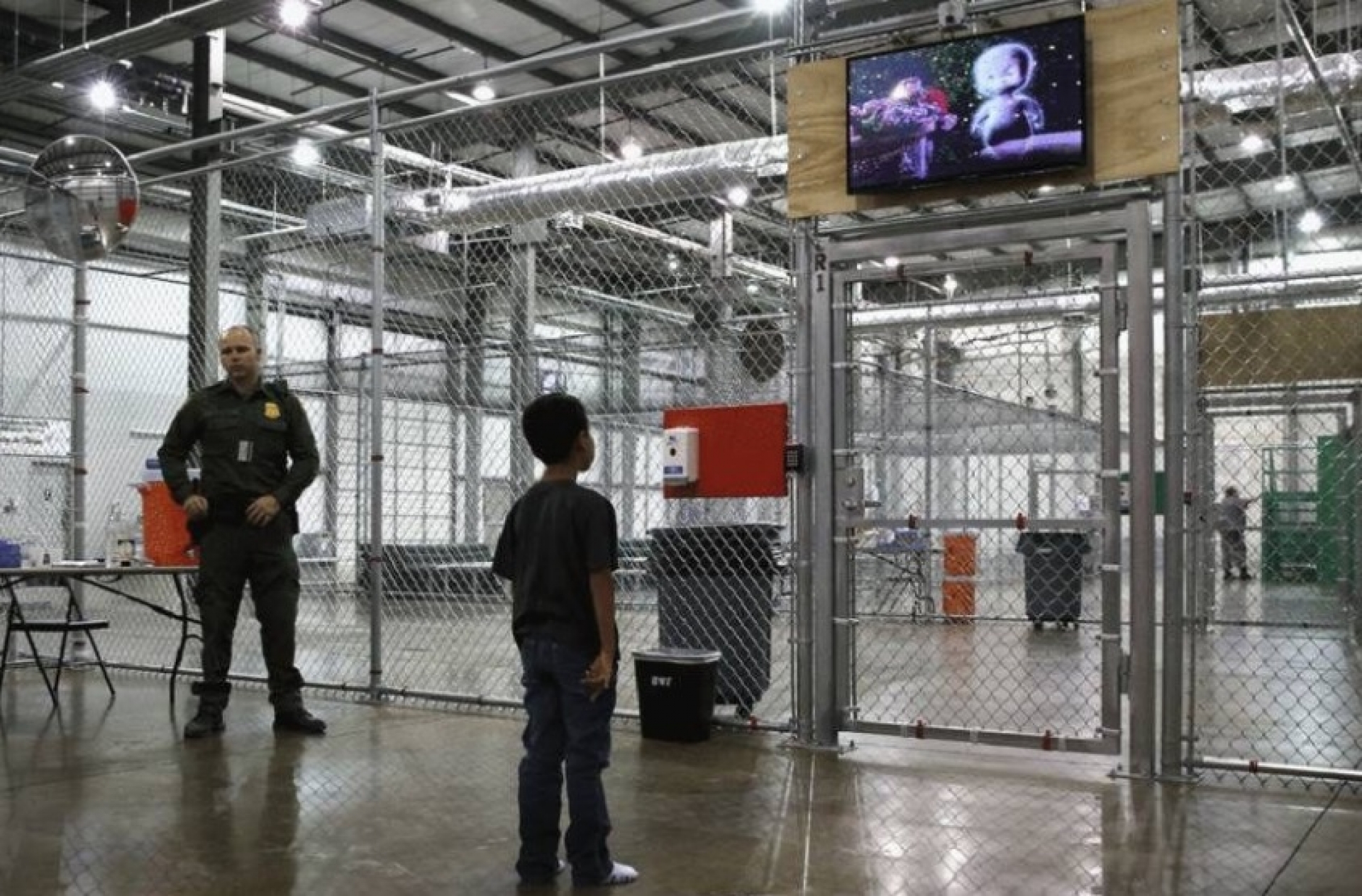Trump ahora va contra niños migrantes