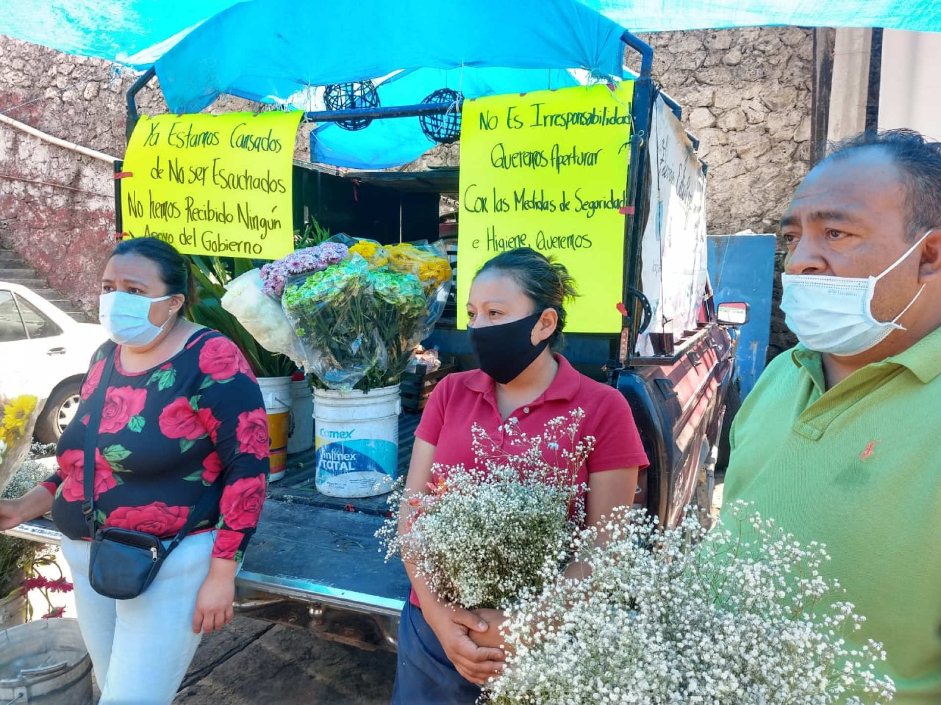 Se manifiestan comerciantes de flores; exigen se autorice reapertura de negocios