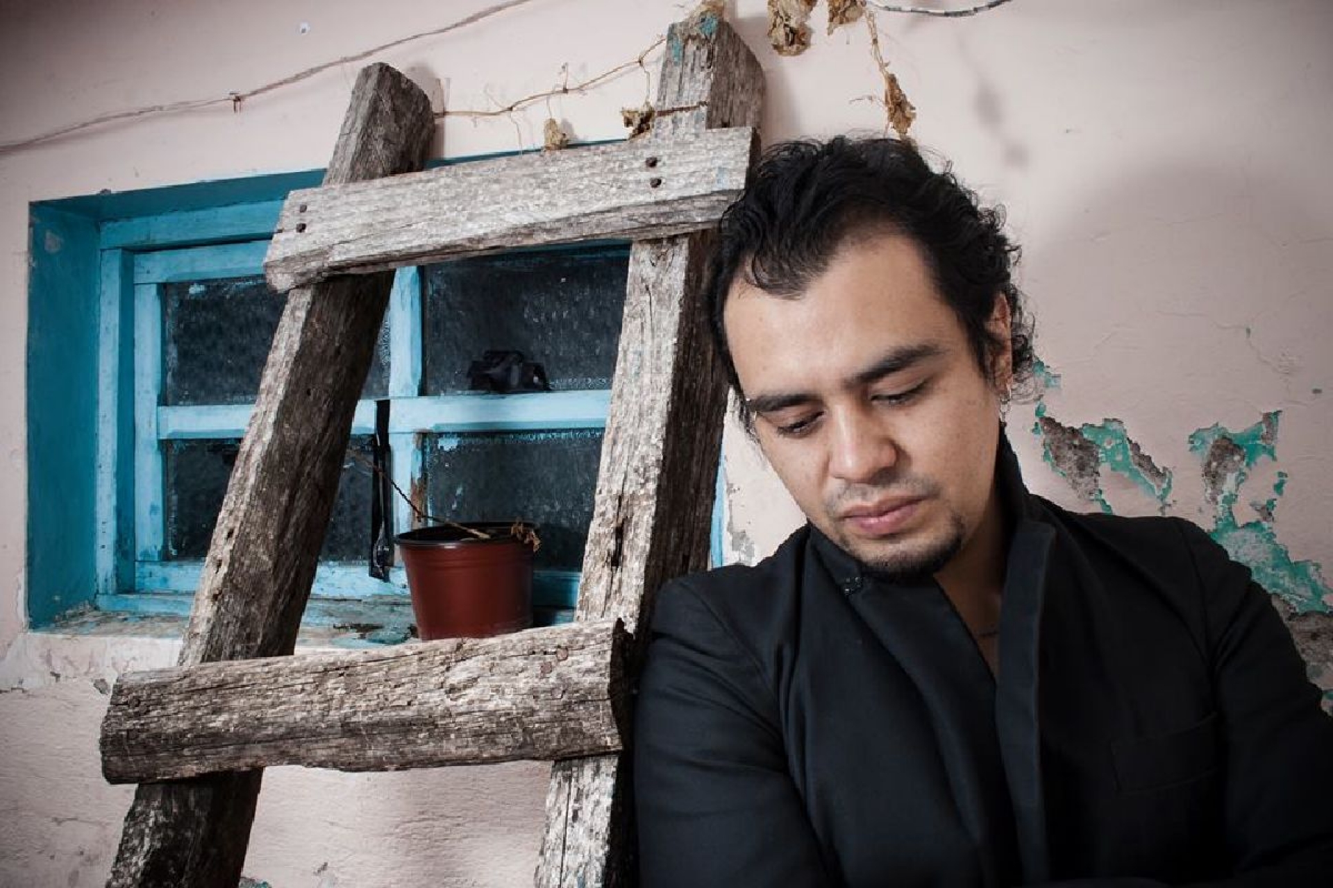 Fabián Moguel llega con sus ritmos a “La Madriguera TV”