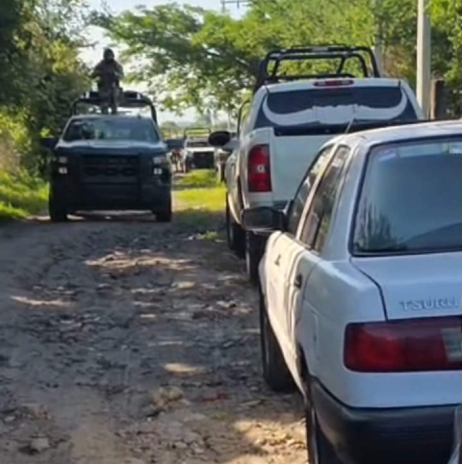 Acribillan a tres jóvenes en Temixco