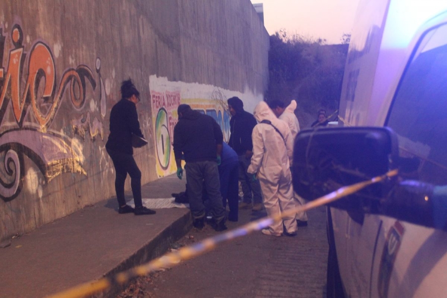 Dejan la cabeza de un hombre dentro de una bolsa