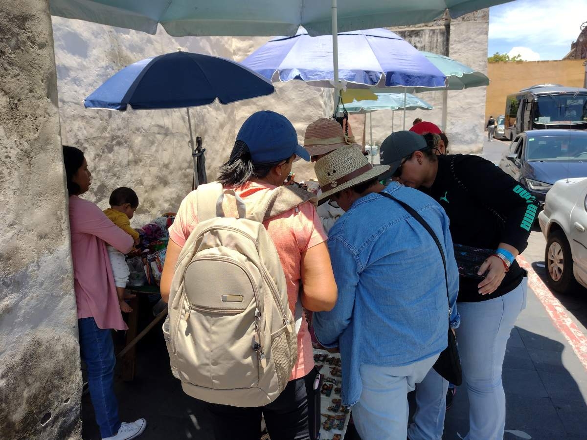 Ambulantes afiliados al NGS omiten pagos al Ayuntamiento