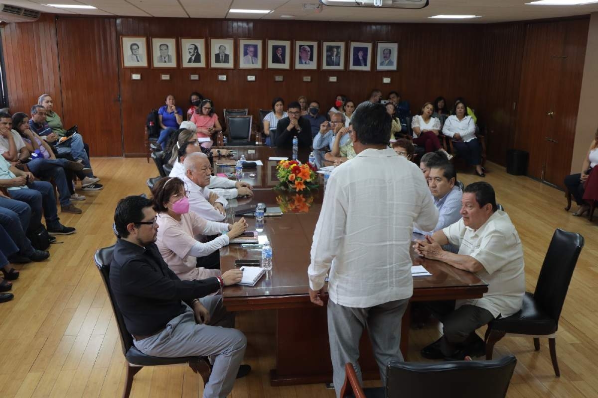 Entrega IEBEM 87 plazas docentes