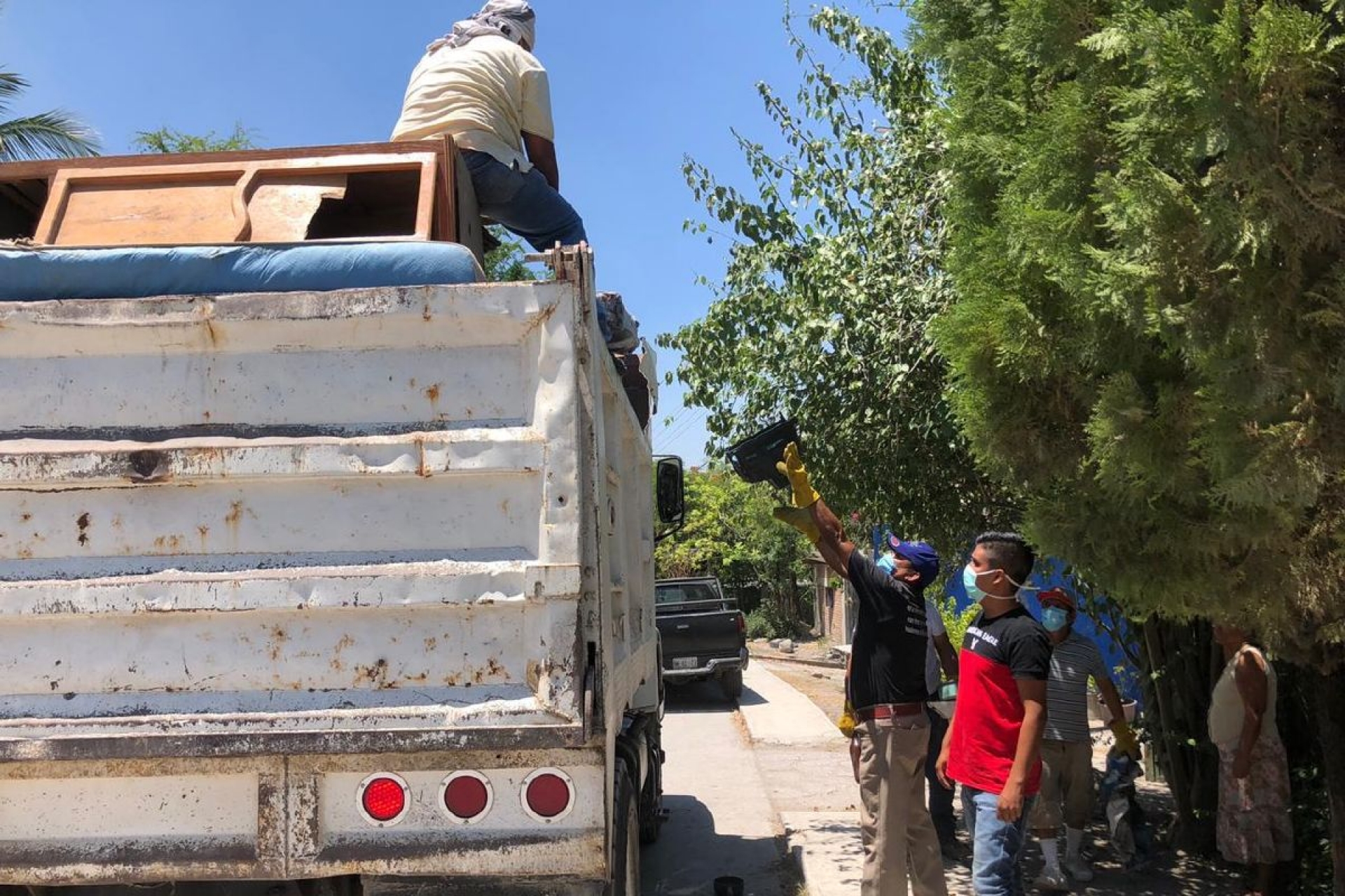 Realizan campaña de descacharrización en  Tlaquiltenango