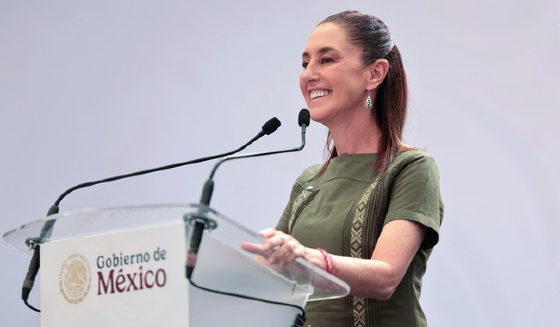 Sheinbaum descarta regreso público de AMLO y celebra su nuevo libro