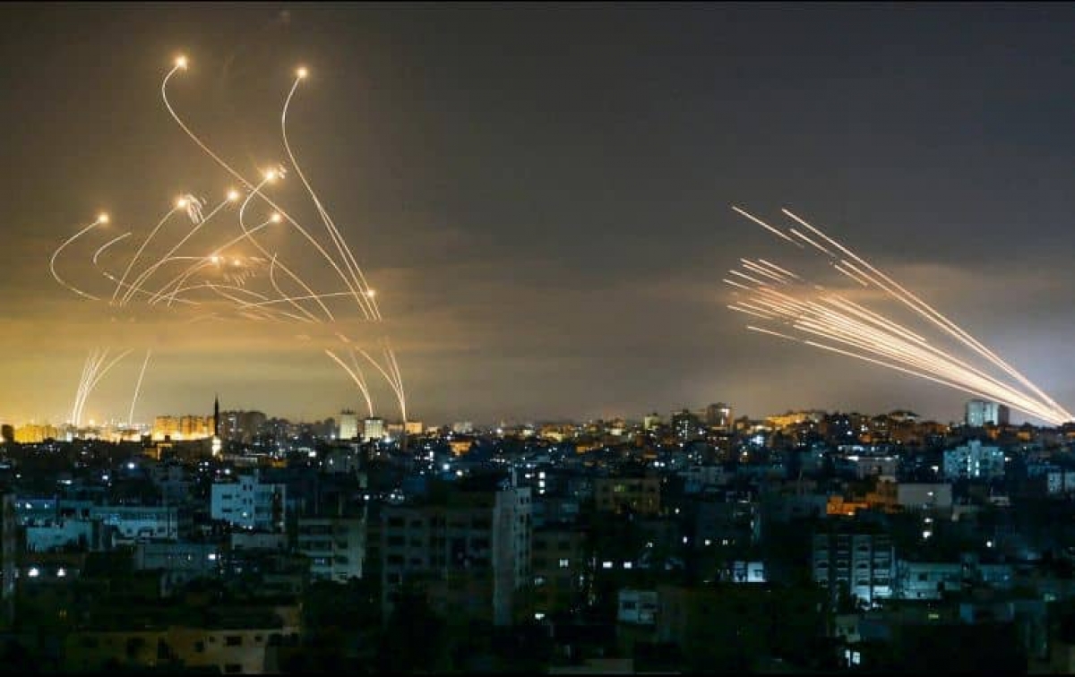 Ejército israelí bombardea Gaza desde tierra y aire