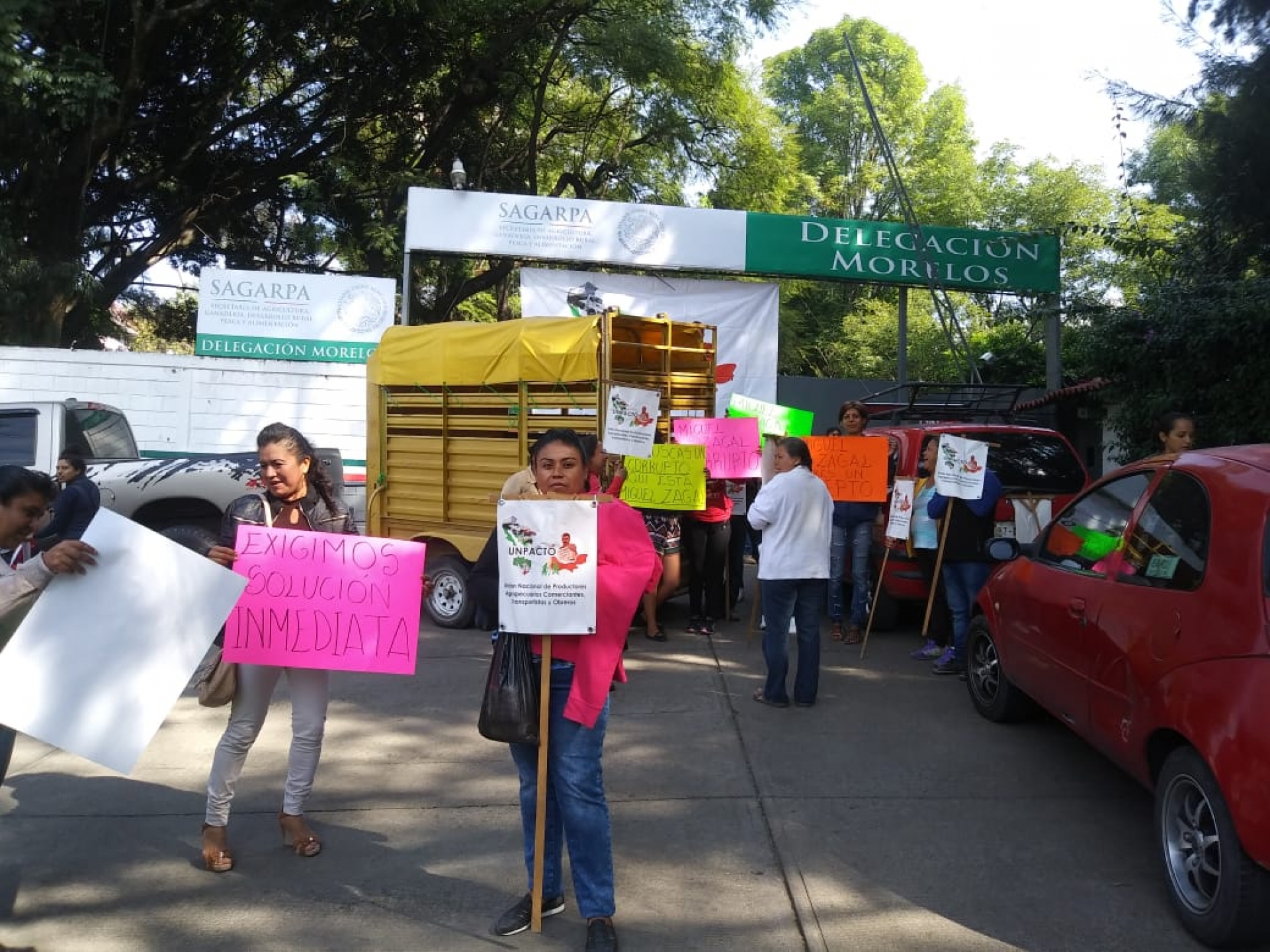 Productores se manifiestan en la Sagarpa