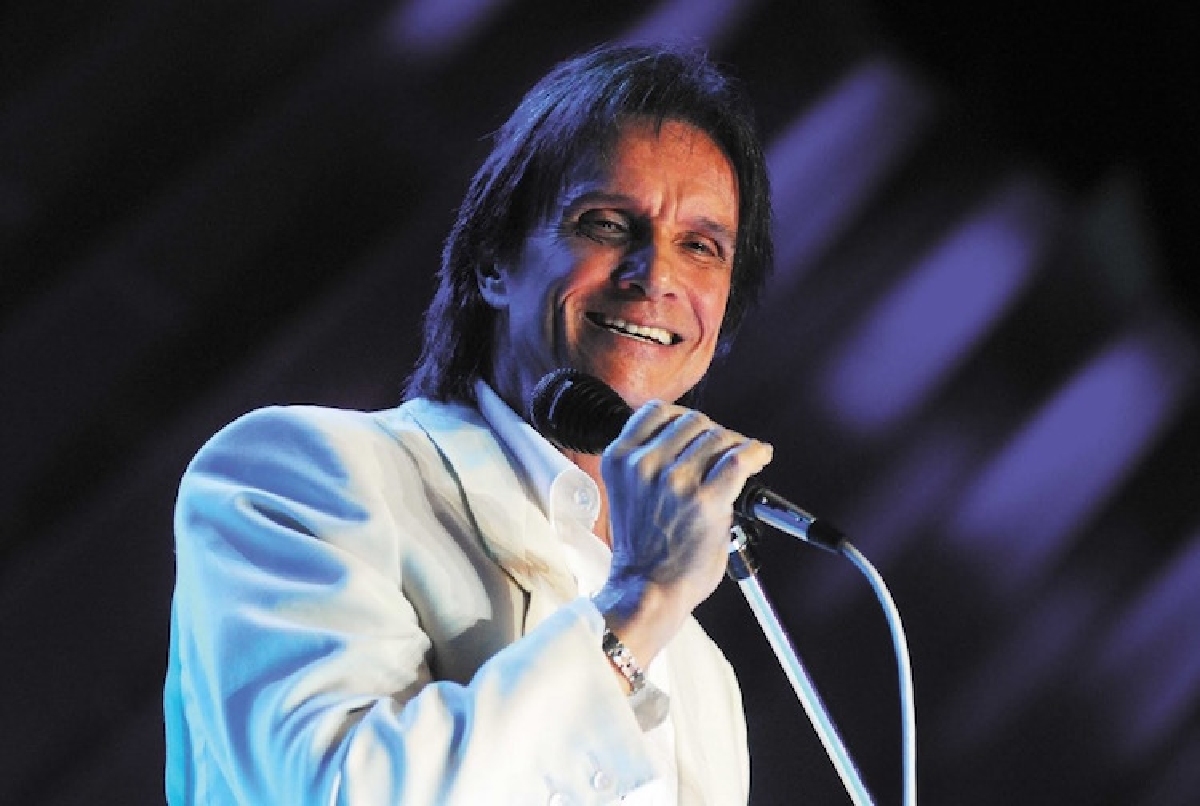 Roberto Carlos lleva su romanticismo a Puebla con “Primera fila”