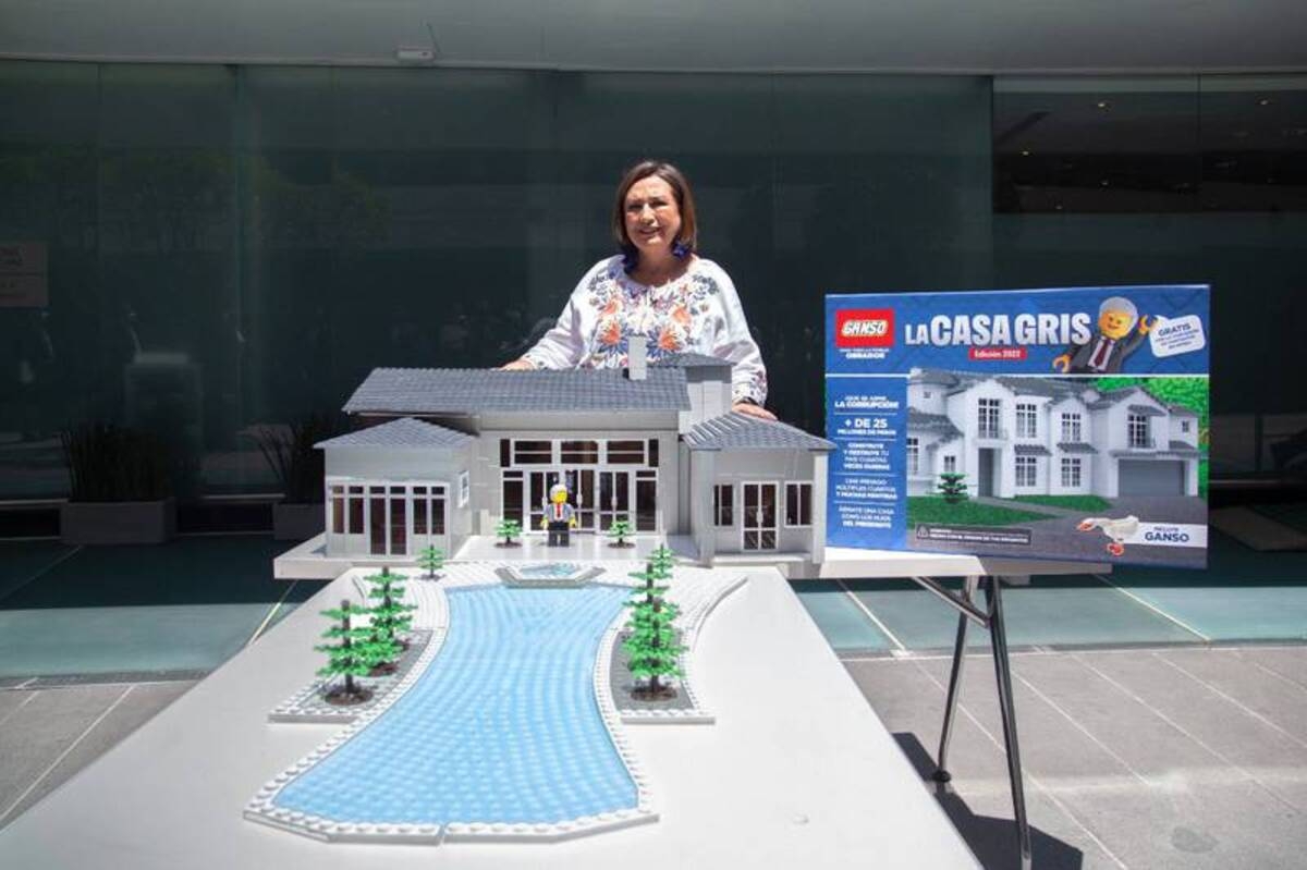 ‘¡Que se arme la corrupción!’ Senadores del PAN presentan juego de legos de la ‘Casa Gris’