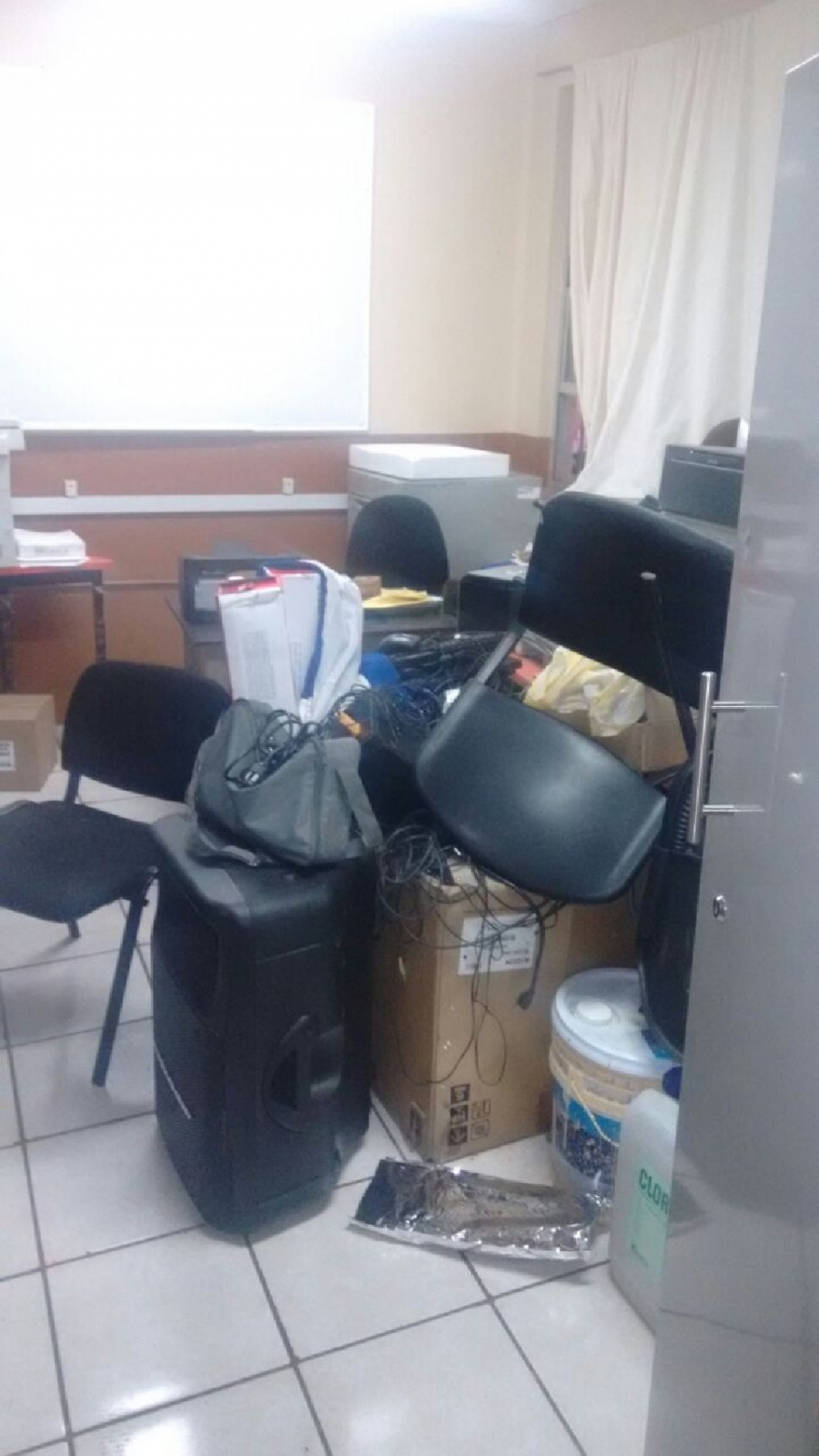 Roban objetos con valor de 100 mil pesos en secundaria