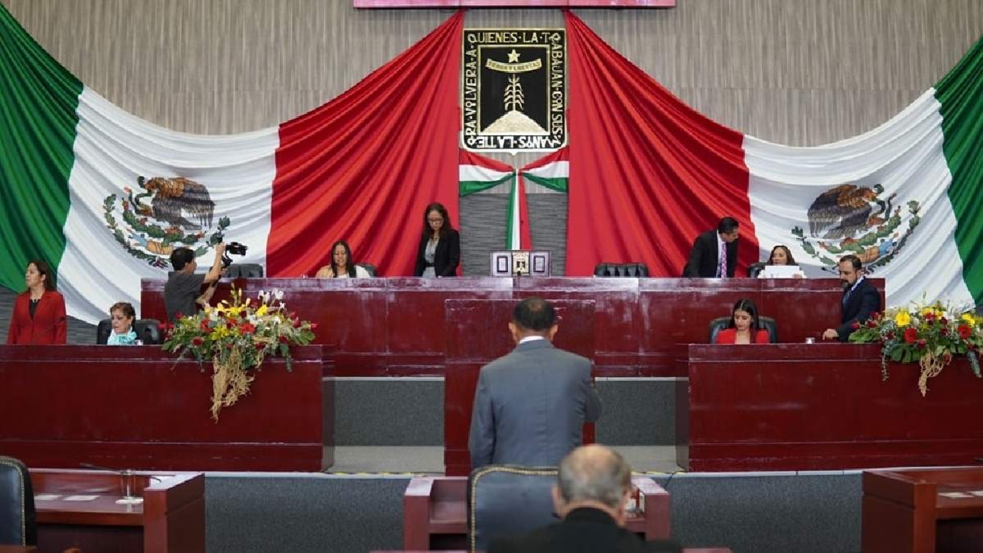 Concretarán entrega-recepción en el Congreso