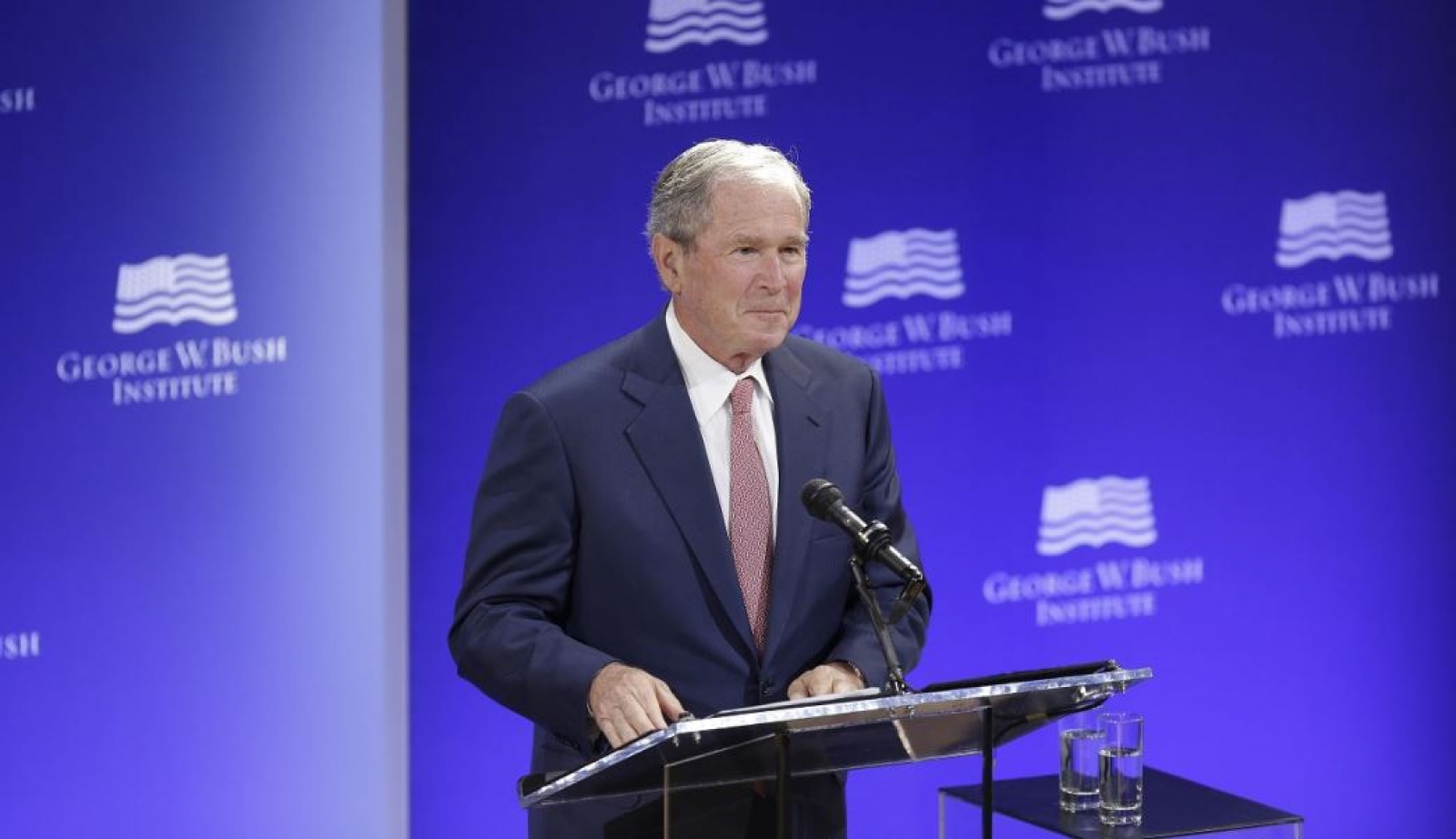 Expresidente Bush ve ‘pruebas’ de interferencia rusa en EU