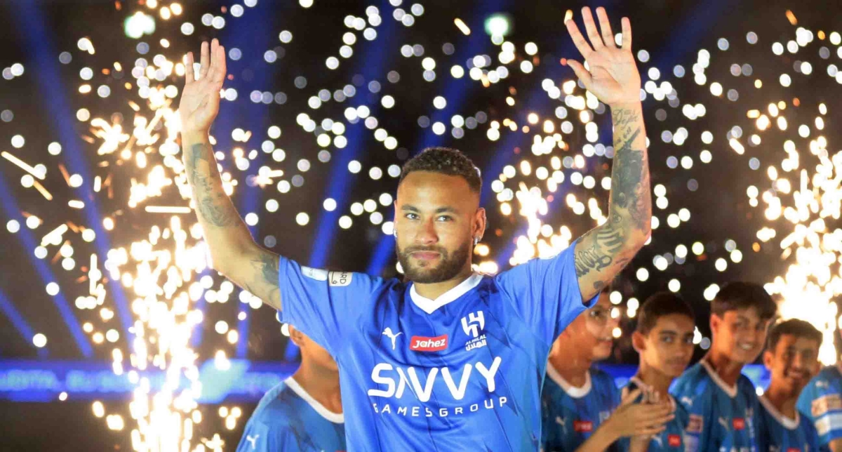 ¡Recibimiento de impacto! Drones dibujan a 'Neymar' en el cielo