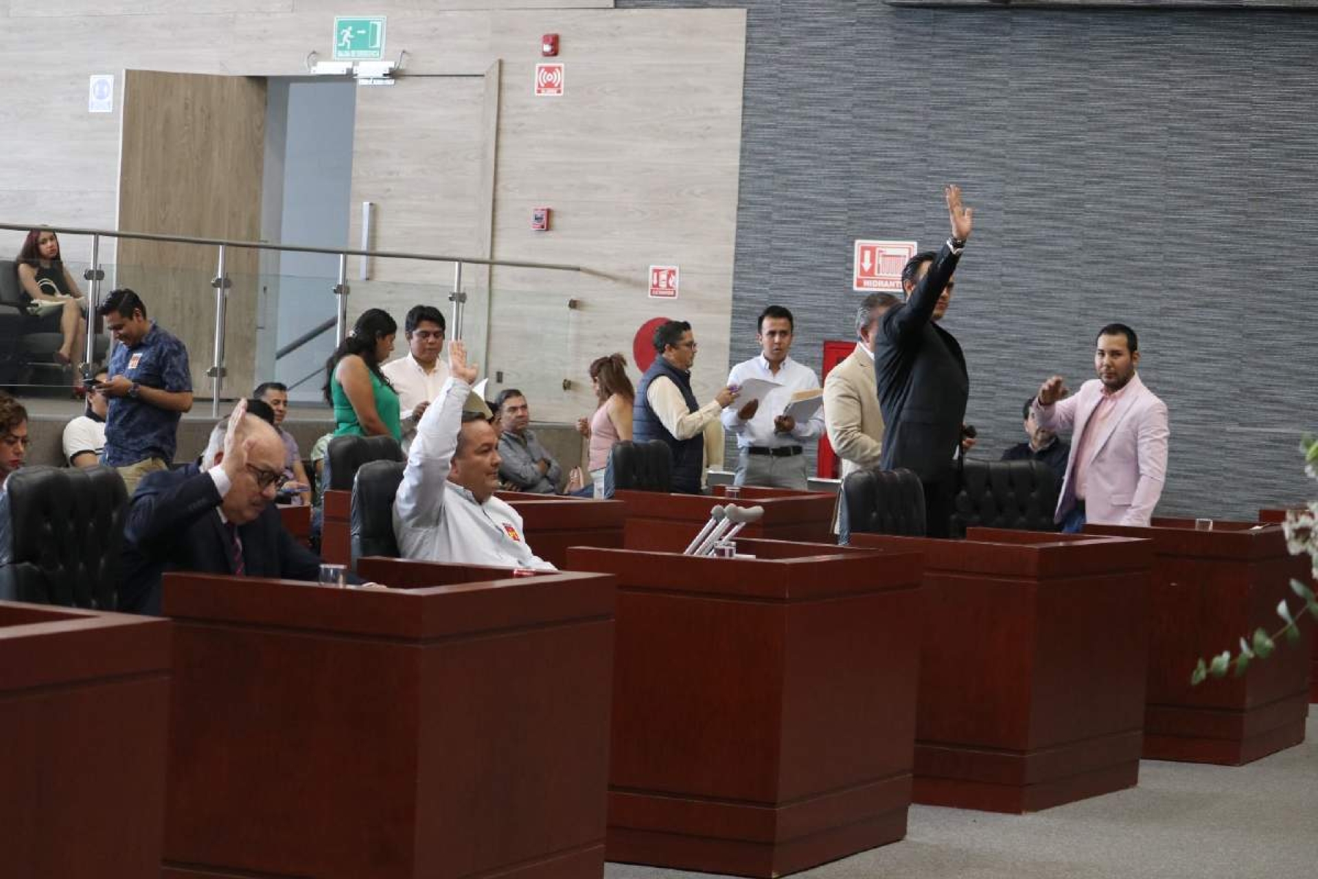 Congreso autoriza leyes de ingresos a 18 municipios