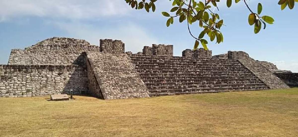 Continúa abierta al público la ZA de Xochicalco