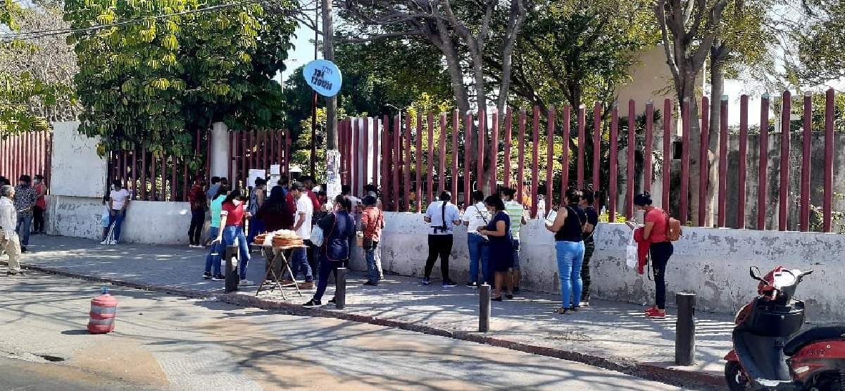 Aplican refuerzo anticovid a sector 30-39 años en Puente de Ixtla