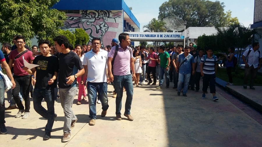 Estudiantes del Tecnológico de Zacatepec amagan con tomar oficinas del CESA