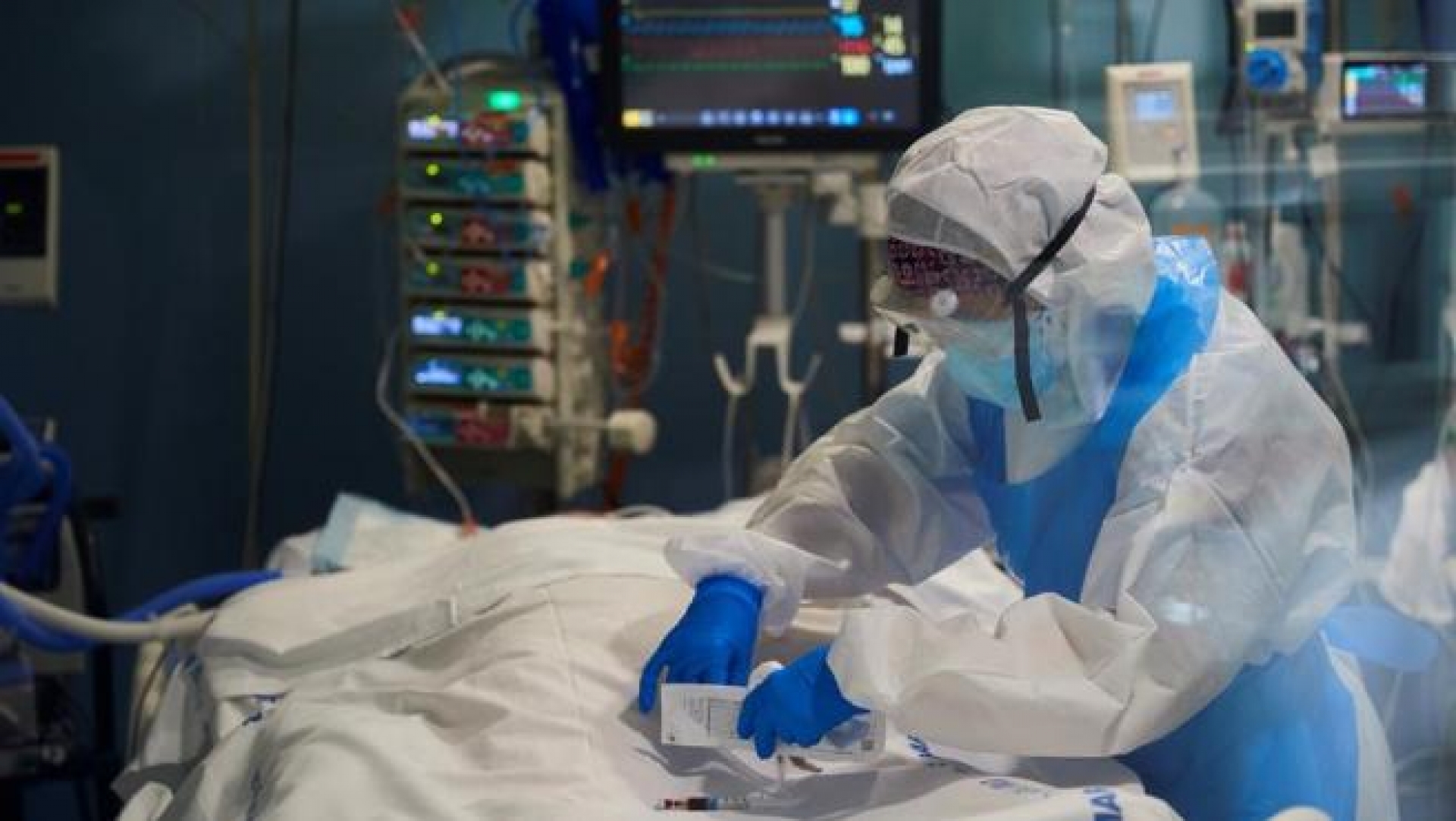 Reiteran petición para inmunizar a todos los médicos