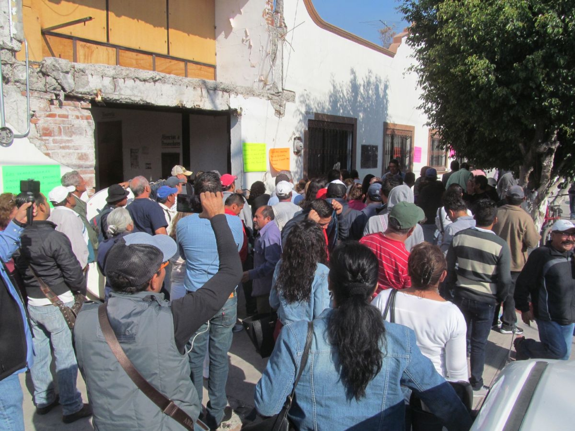 Sindicalizados obligan al Ayuntamiento de Zacatepec a pagarles salarios pendientes