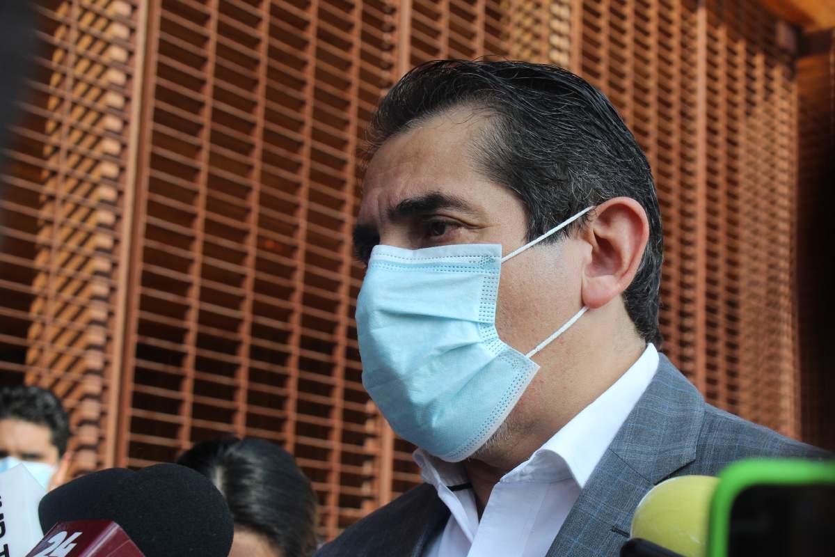Gobierno federal decidirá sobre vacunación a menores: Cantú