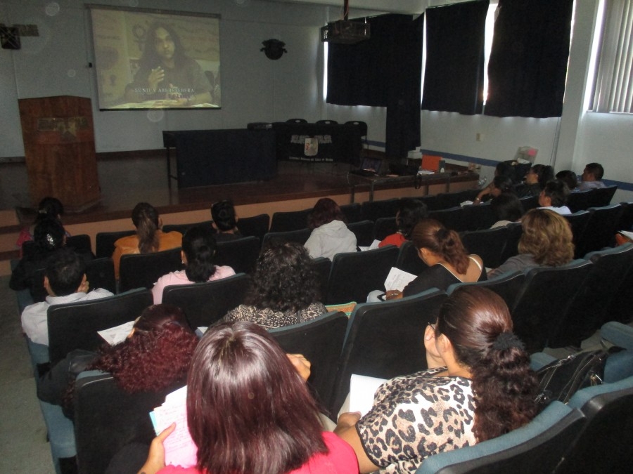 Ofrecen talleres para mujeres sobrevivientes de violencia