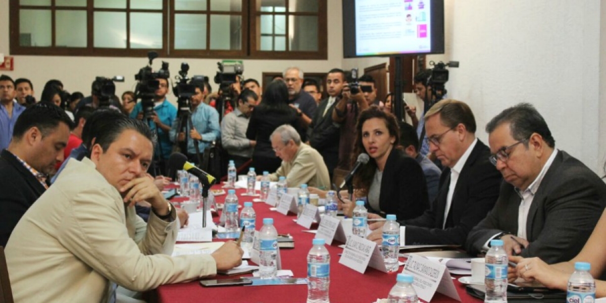 Comparece la secretaria de Turismo en el Congreso local