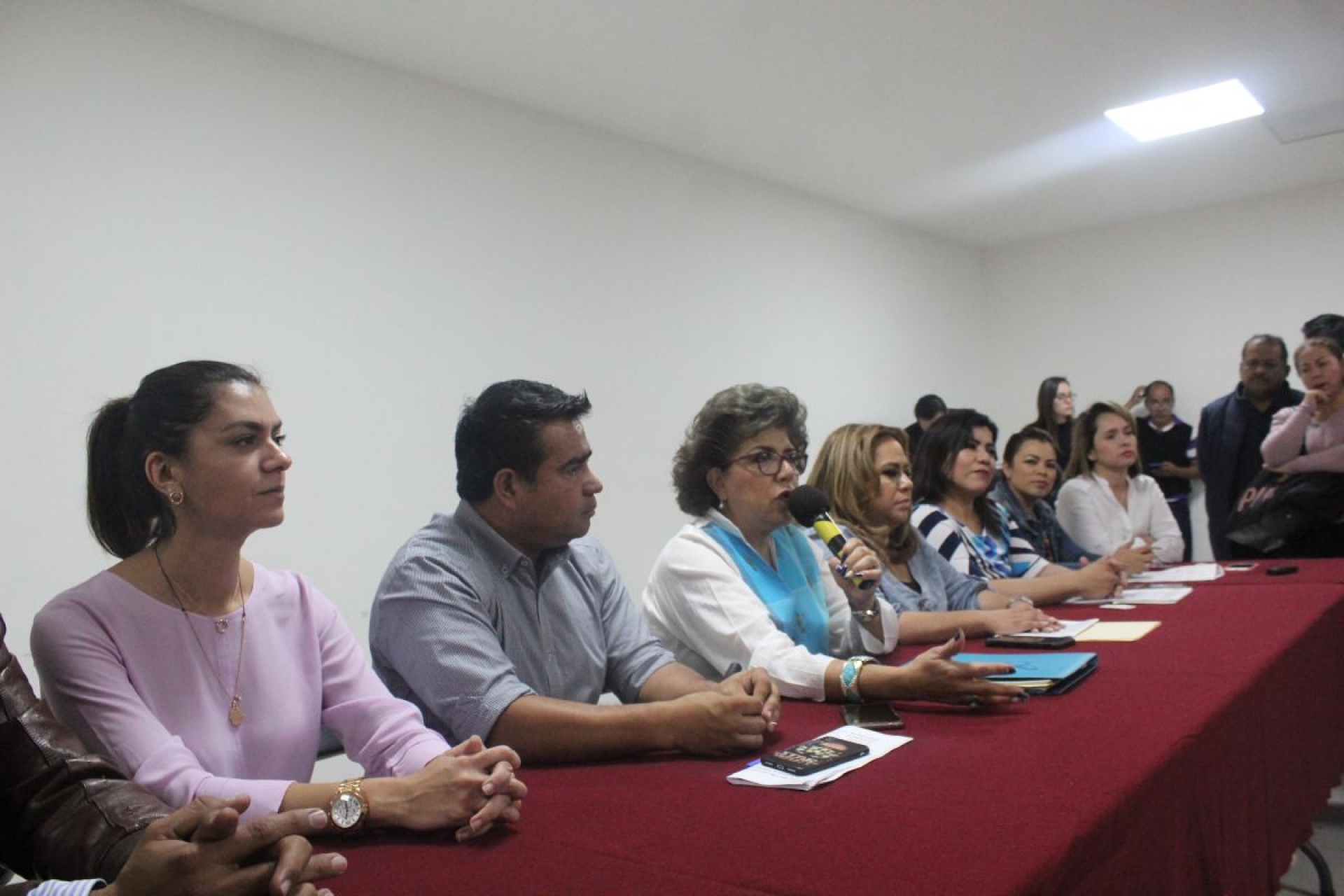 Perdonan diputados a Rosalina y a Alfonso Sotelo