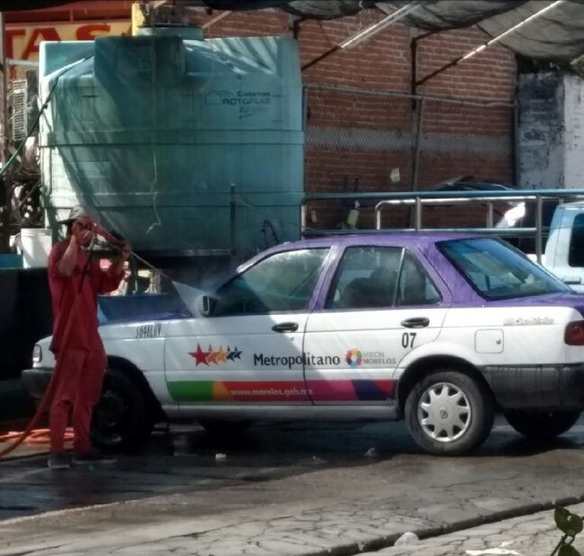 Le robaron su taxi mientras dormía, en Jiutepec