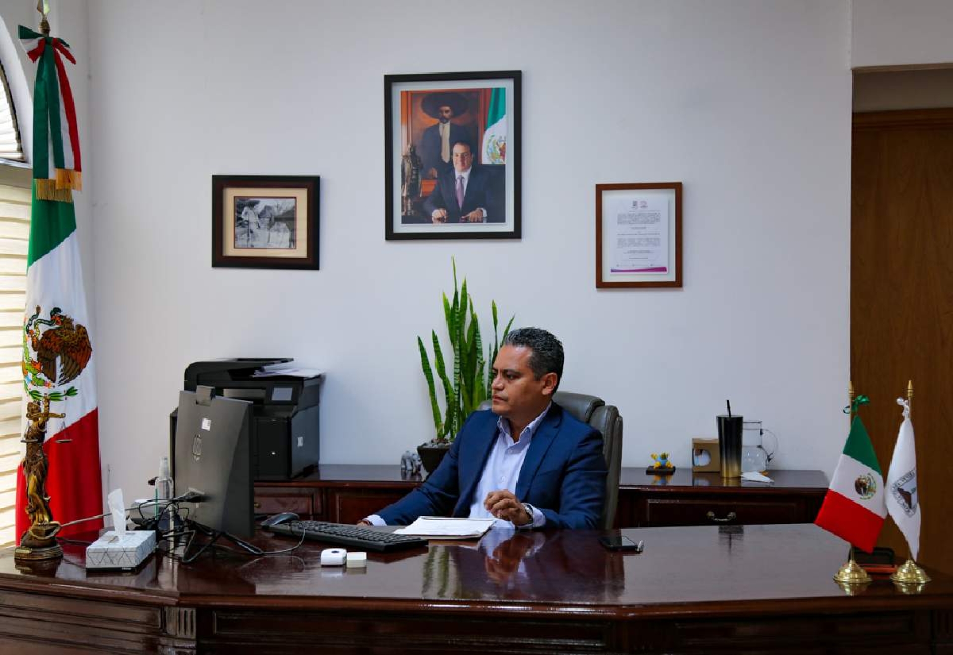 Secretarios recibirán nueve meses de aguinaldo