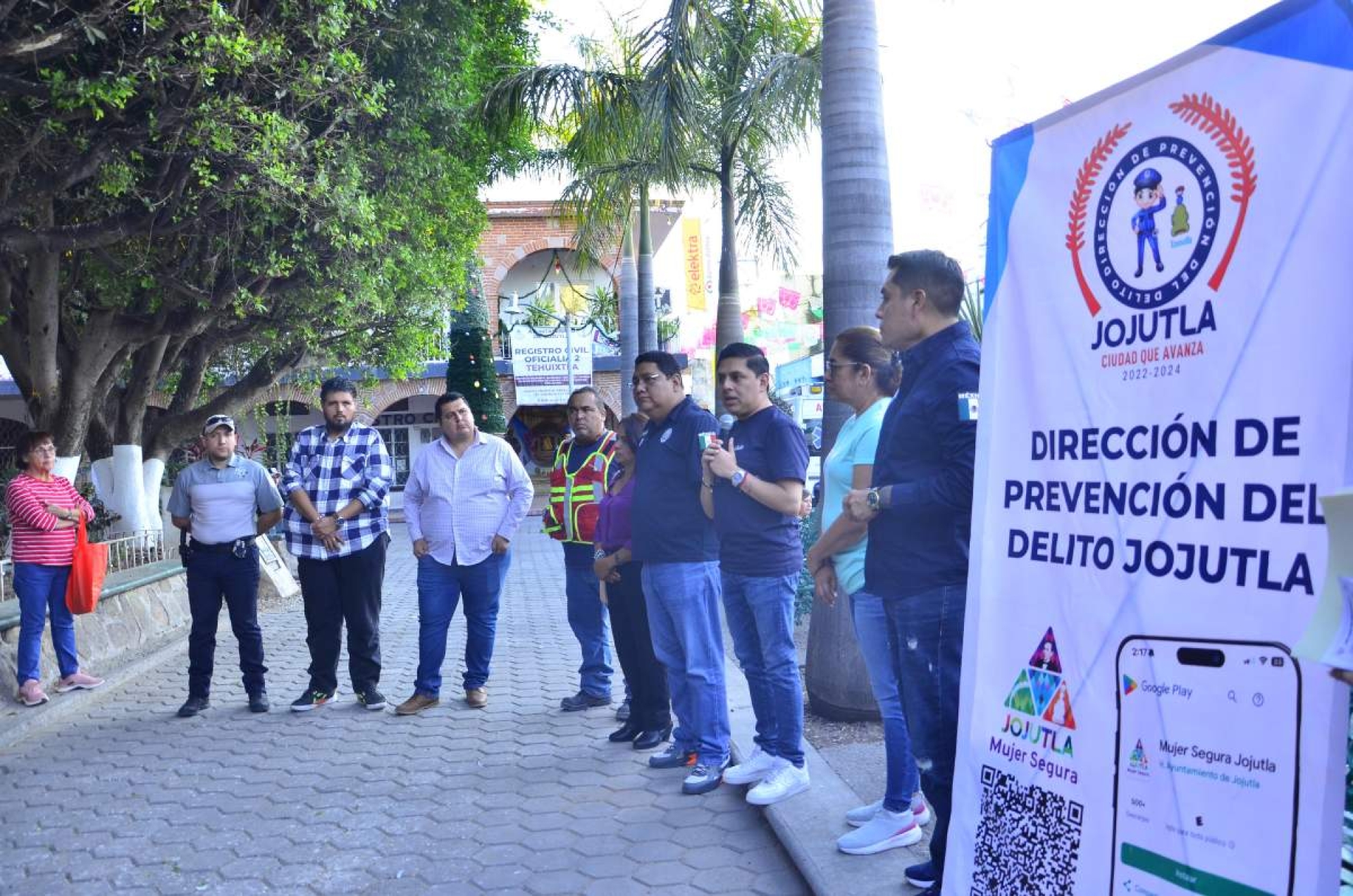 Autoridades entregan alarma vecinal en Tehuixtla