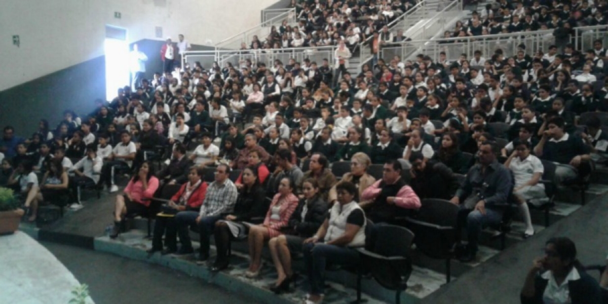 Organiza DIF Cuernavaca conferencia "Con la trata no se trata", impartida a estudiantes de secundaria