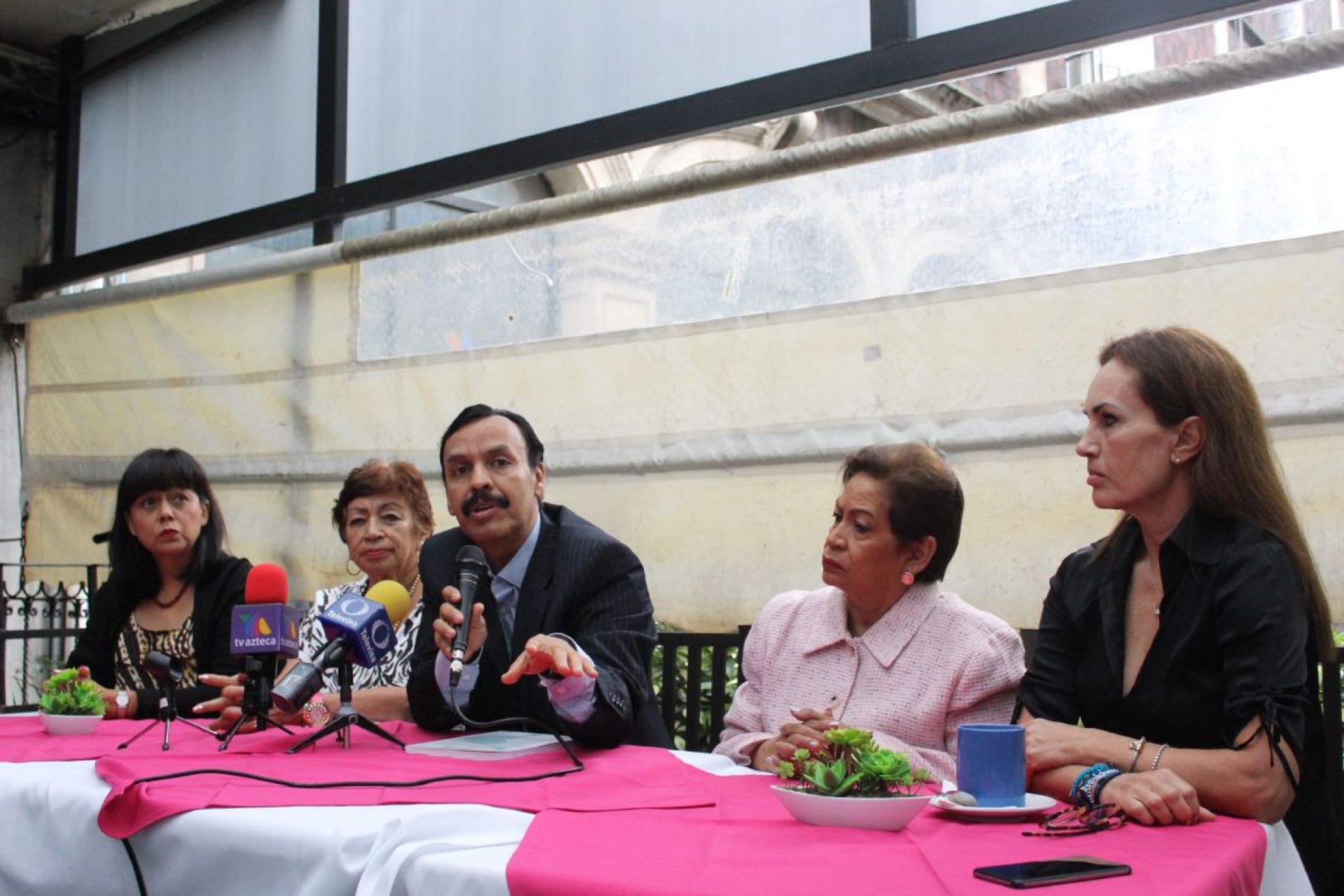 Cinco candidatos impugnarán al notario que encabeza la CDHEM