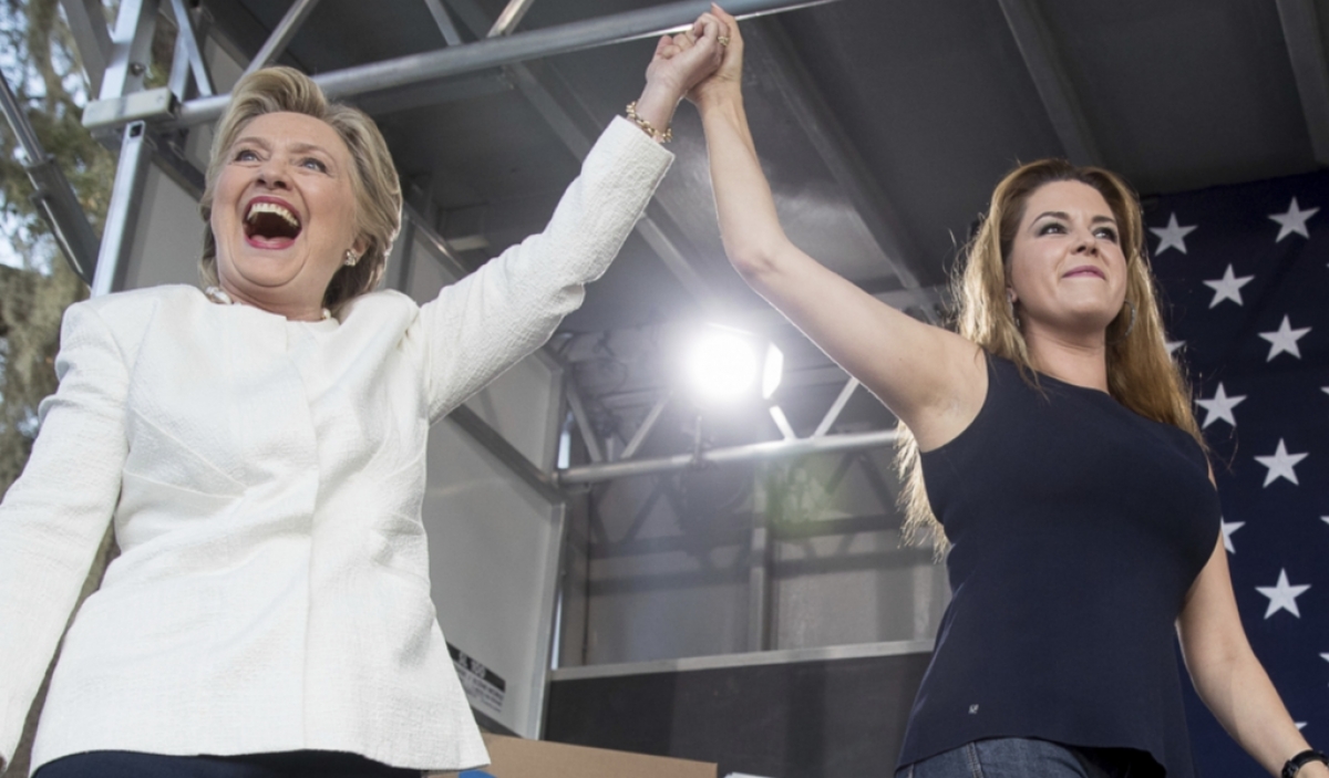 Alicia Machado critica a Trump y hace campaña con Hillary