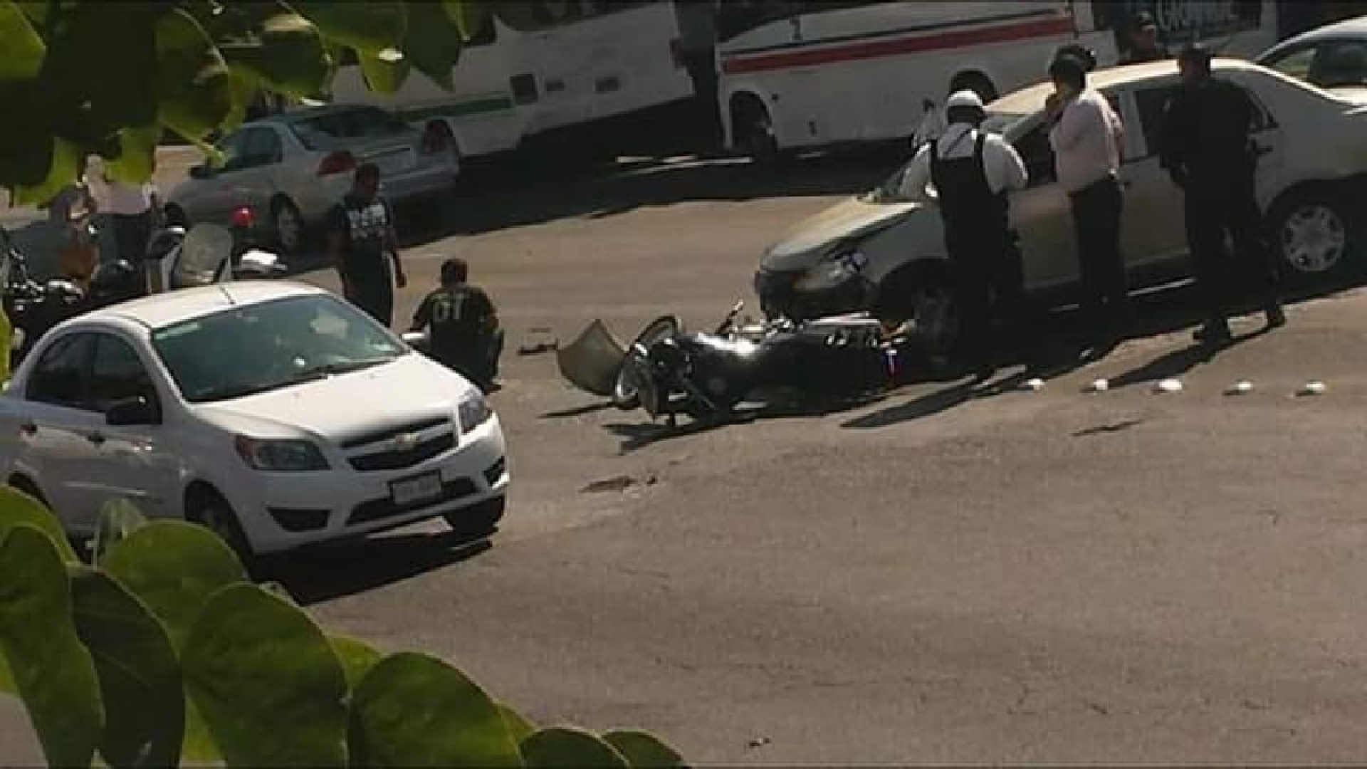 Atropellan a policía vial sobre la avenida Plan de Ayala