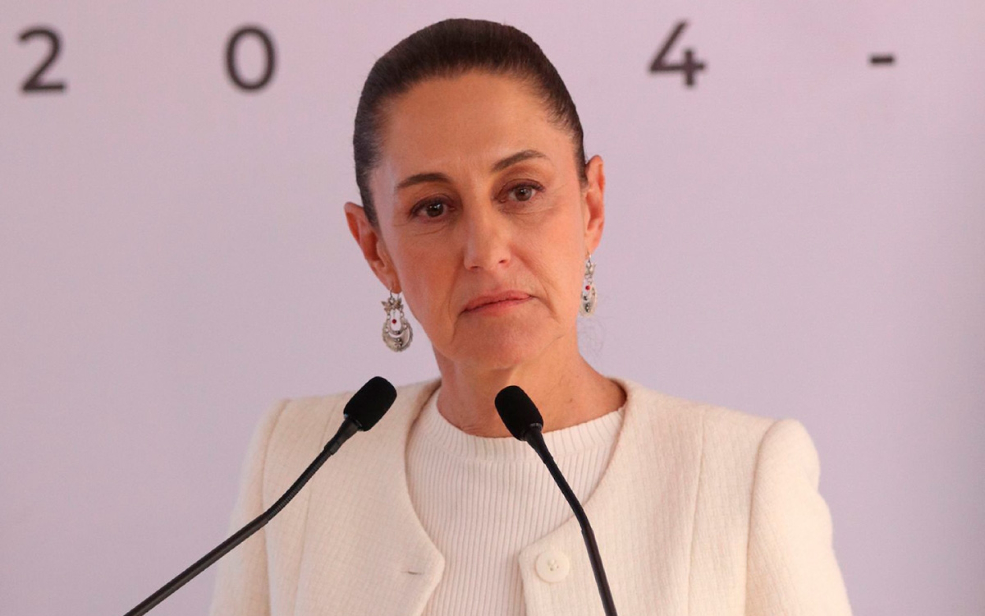 Sheinbaum pide 'transparencia' en Venezuela; critica intervencionismo