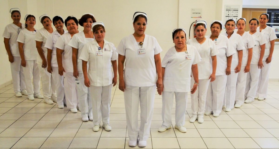 Reconoce SSM a enfermeras y enfermeros en su día