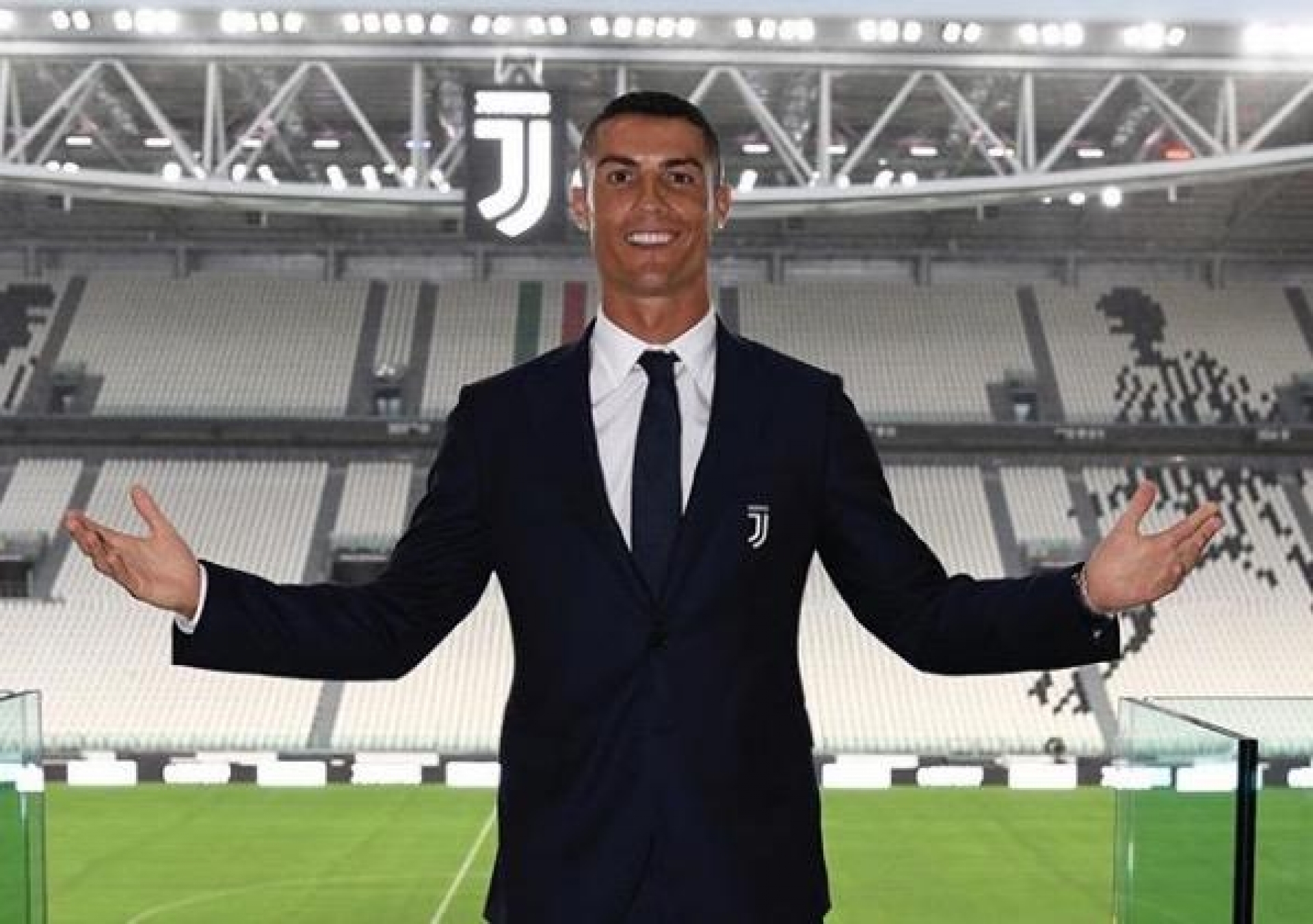 Vas a querer ser mesero de CR7 cuando sepas cuánto dejó de propina