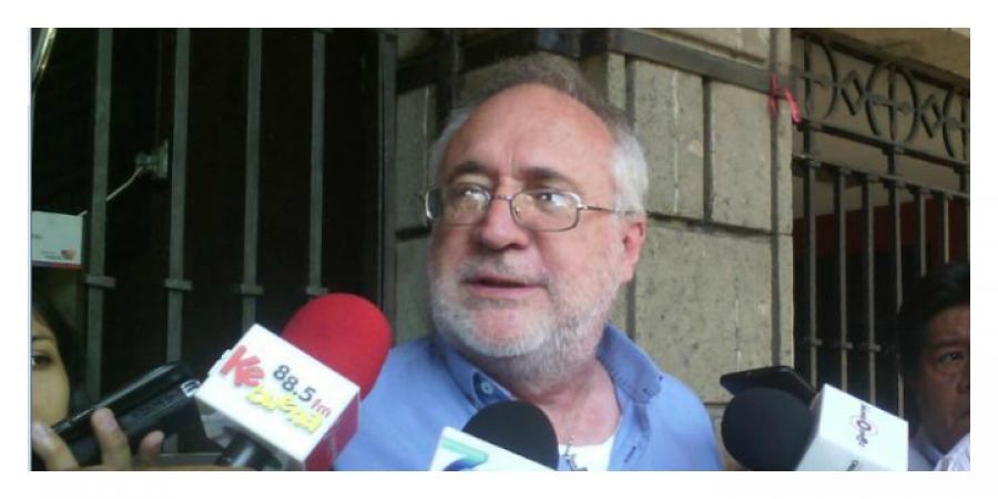 Exige Javier Sicilia que se identifique a los cadáveres hallados en las fosas de Tetelcingo