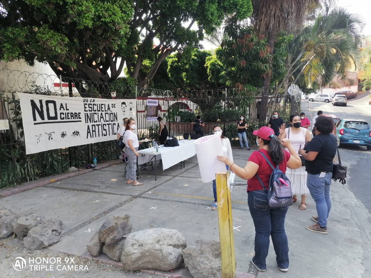 Piden padres de familia que no se cierre de manera definitiva 'La Vecindad'