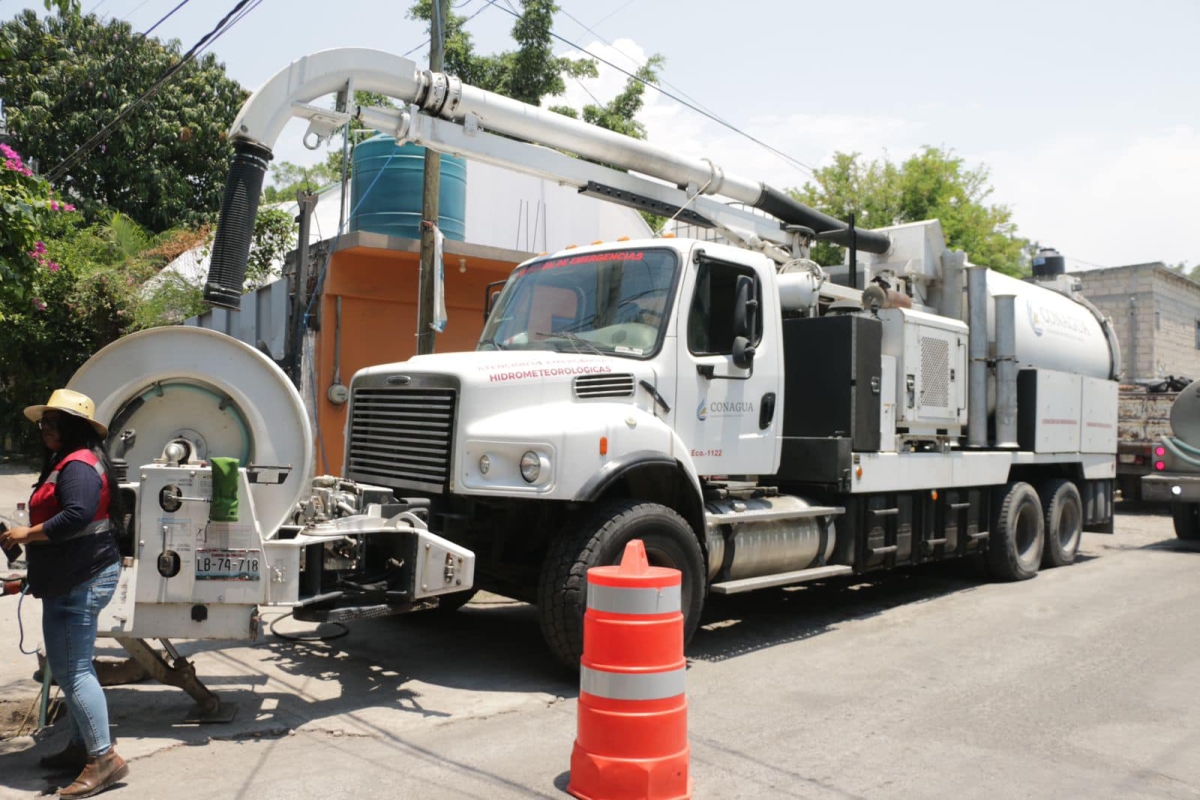 Dan banderazo de arranque de desazolve con 'camión vactor' en Temixco
