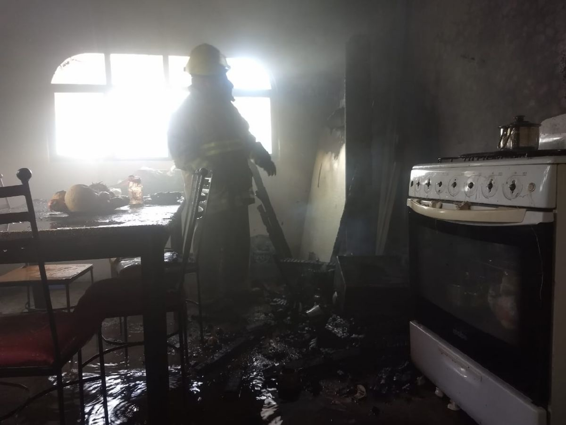Cortocircuito provoca incendio en una casa