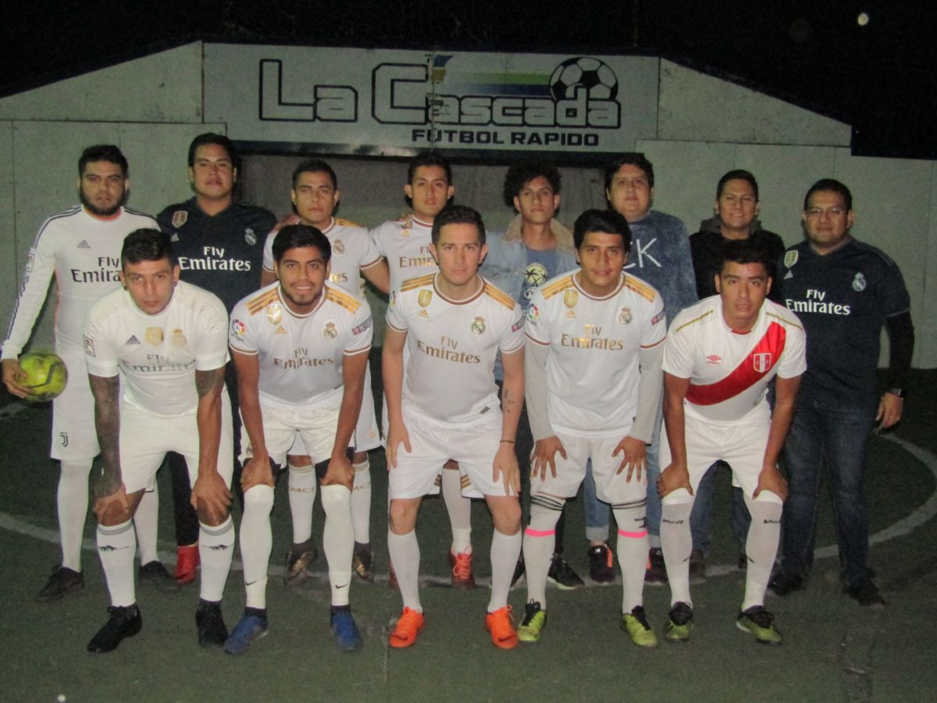 Galácticos y Deportivo Bahena, por el título del Torneo Semanal