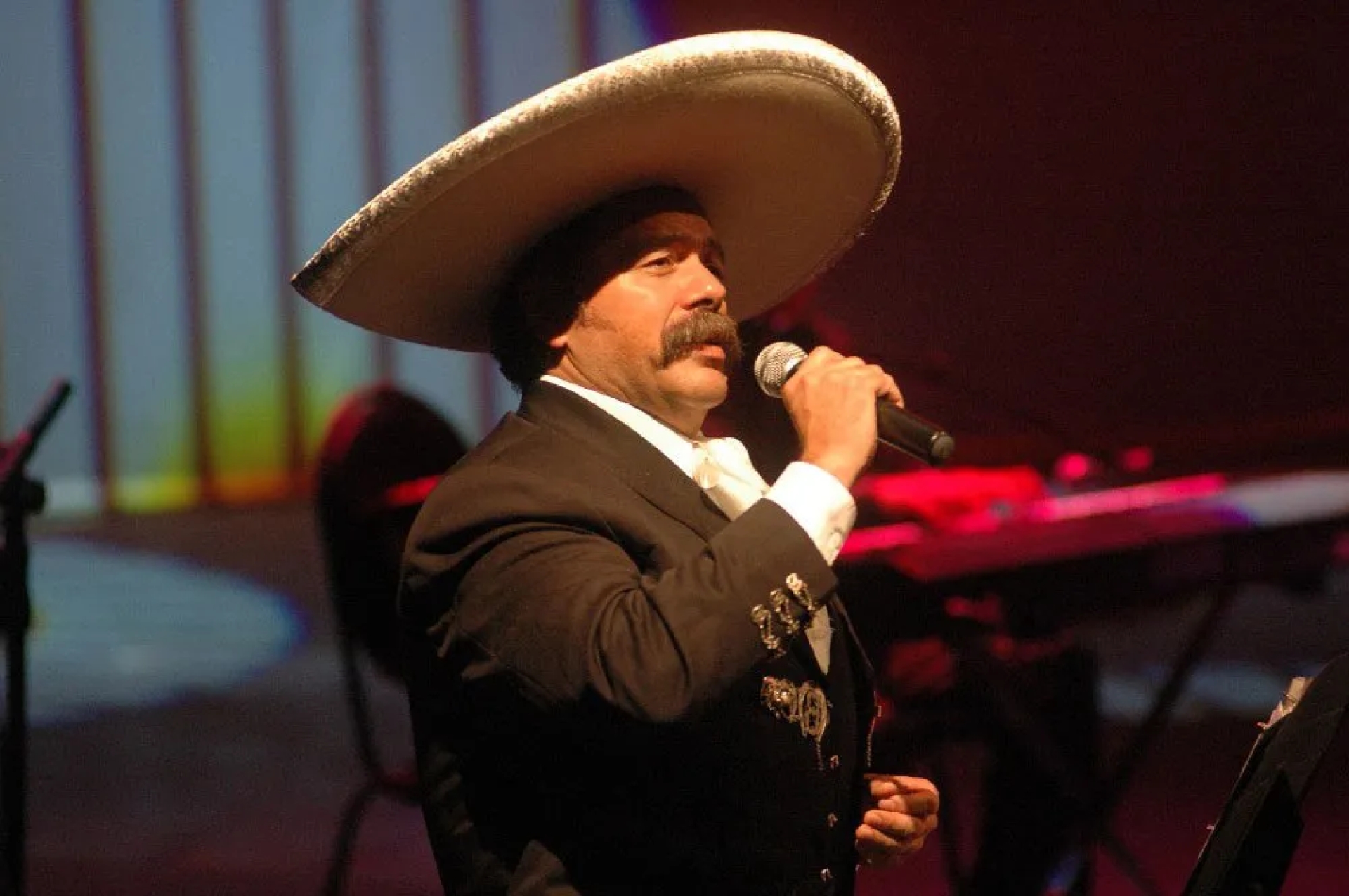 Muere Alberto Ángel 'El Cuervo', ícono de la música mexicana