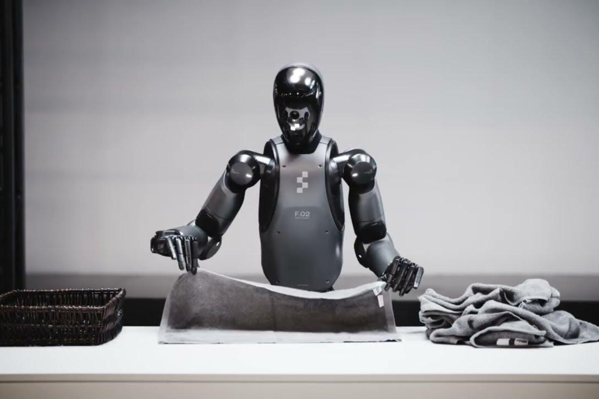 El robot humanoide Figure F.02 ya puede cargar un lavavajillas gracias a la IA