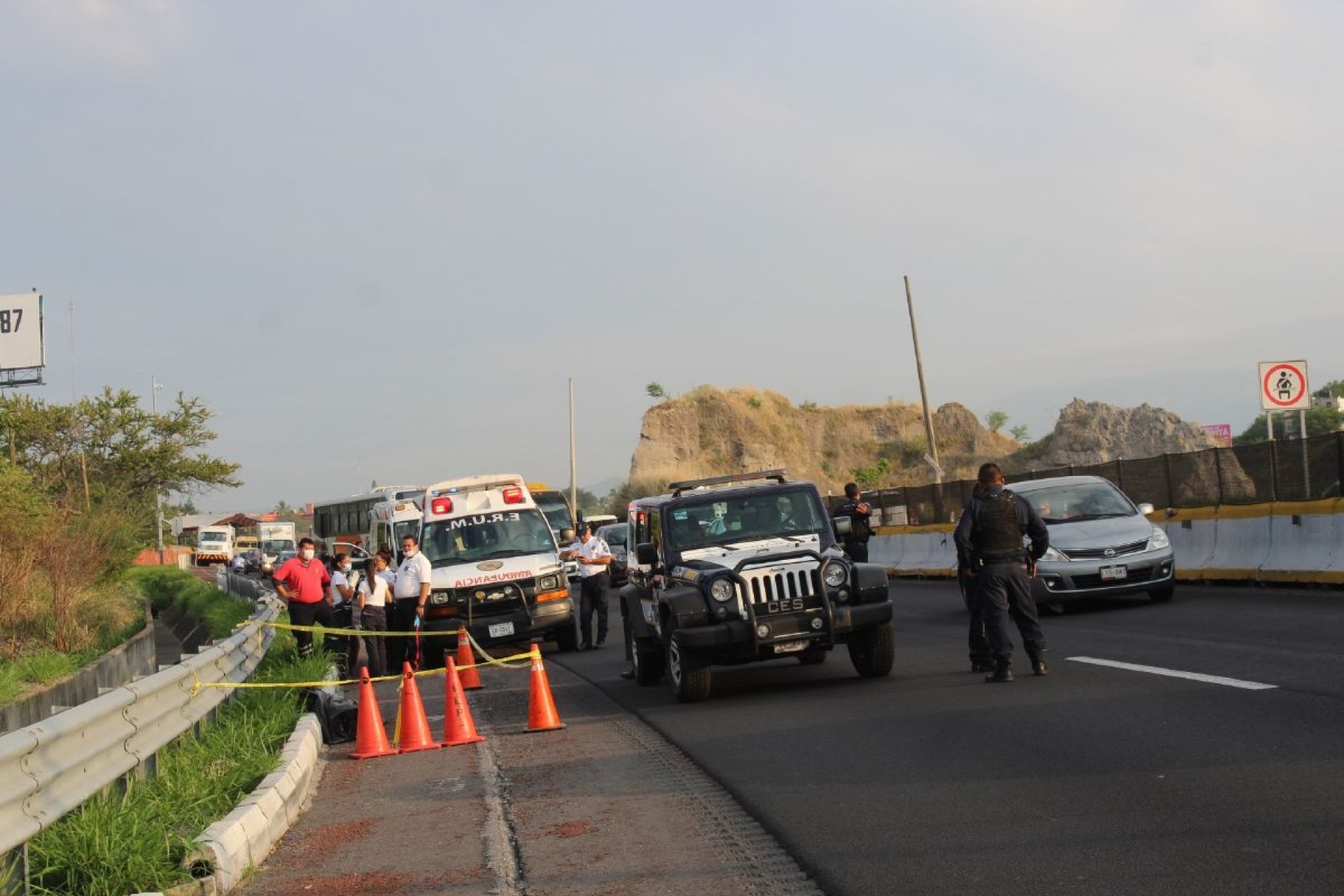 Dejan restos humanos en la autopista México-Acapulco