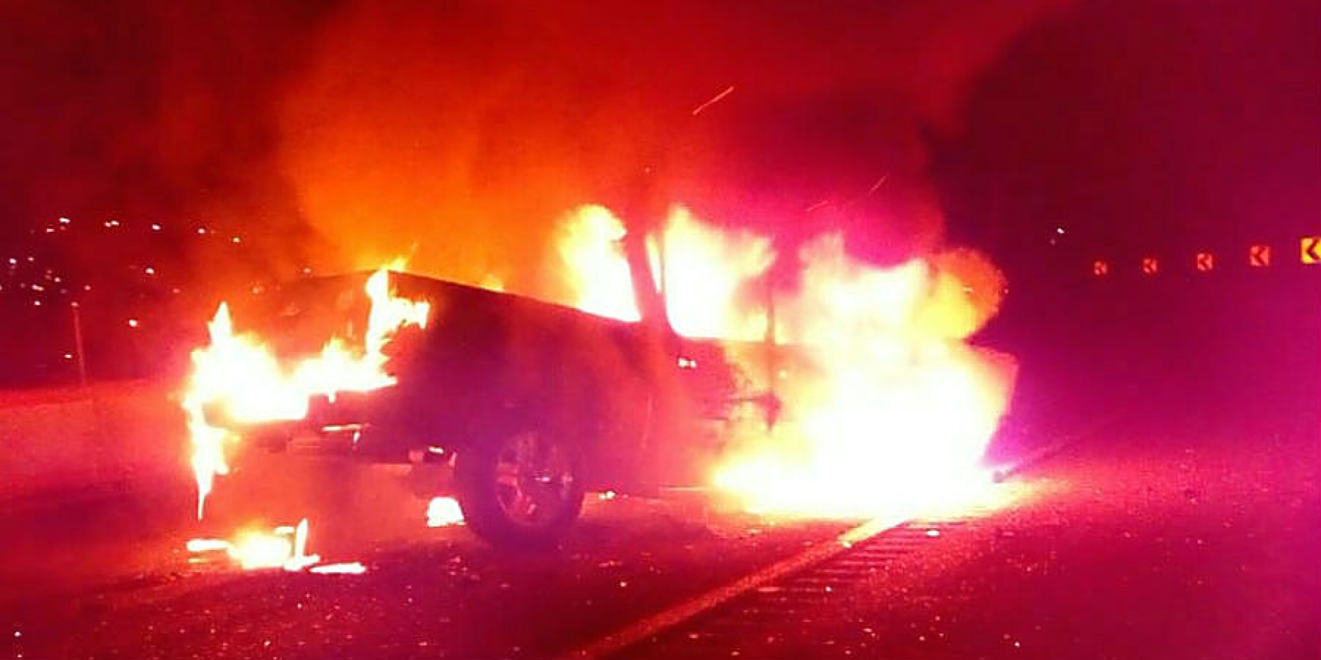 Camioneta se incendió en la autopista México-Acapulco
