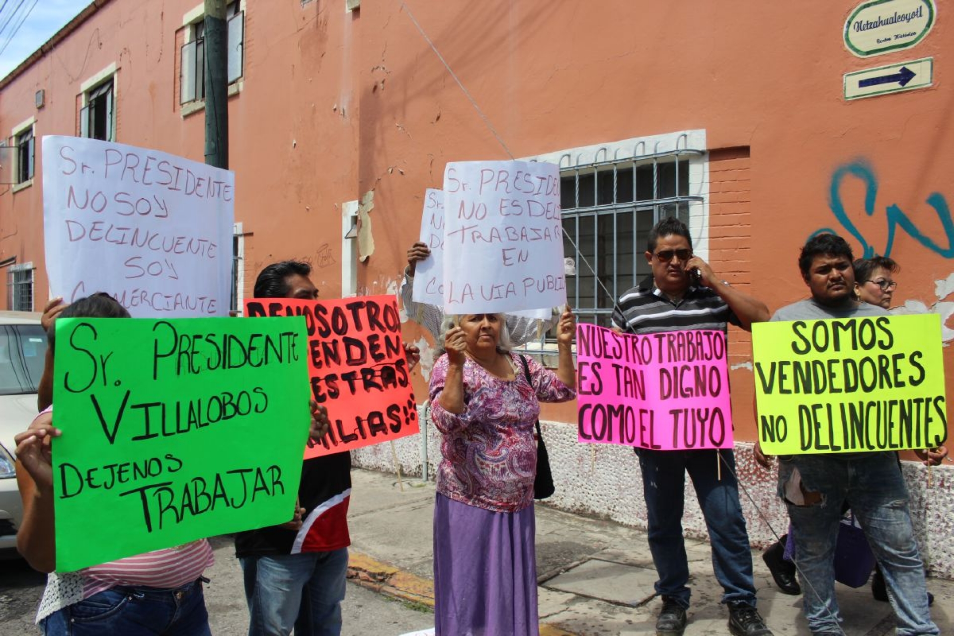 Ambulantes piden no ser retirados de Ciudad Chapultepec y Flores Magón