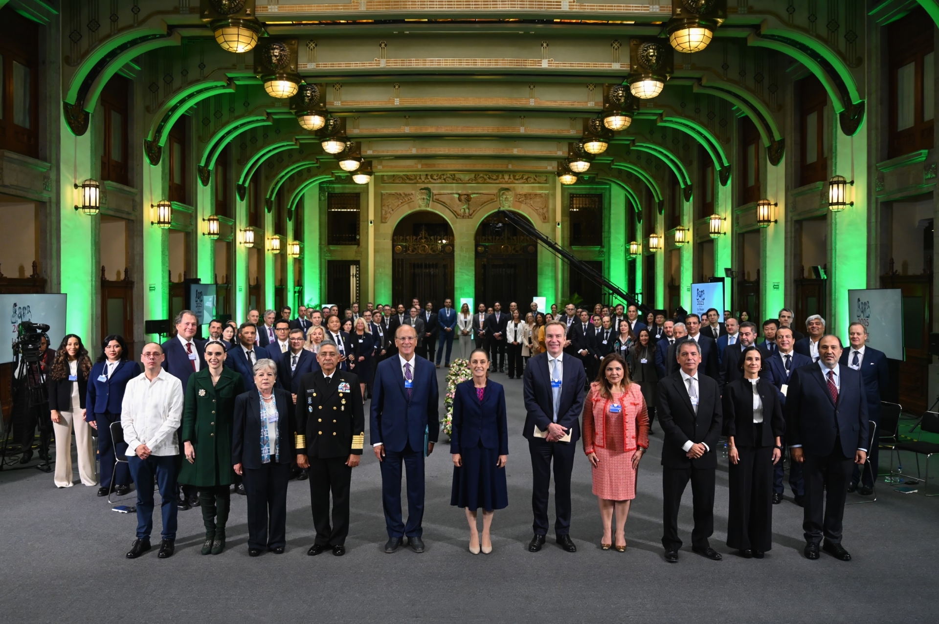 Sheinbaum presenta Plan México durante Foro Económico Mundial