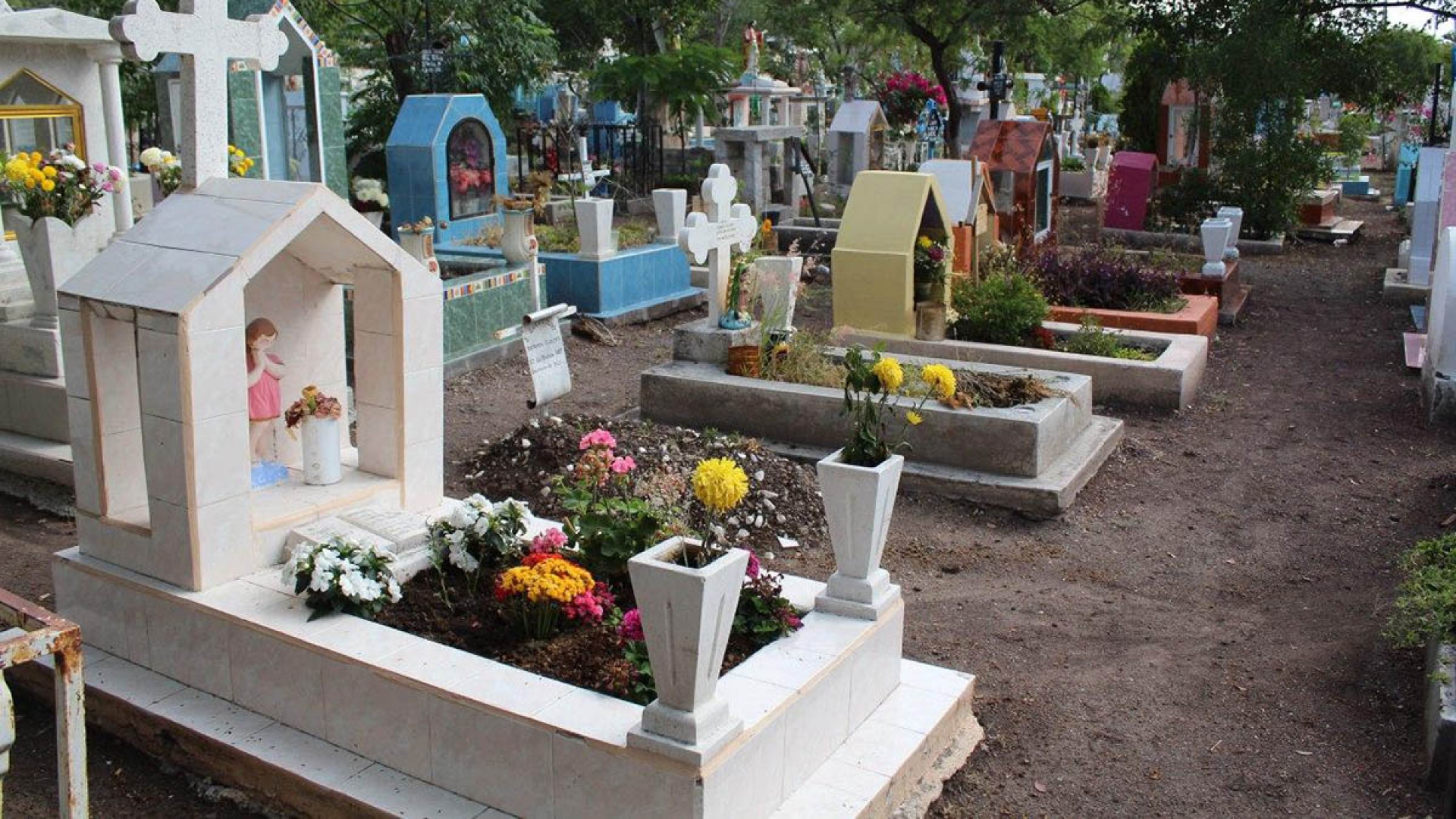 No cerrarán panteones de Xoxocotla durante Días de Muertos