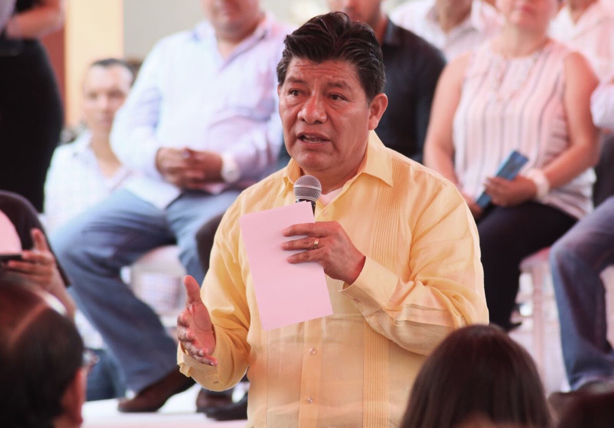 Pide Matías Quiroz a alcaldes revisar licencias de bares